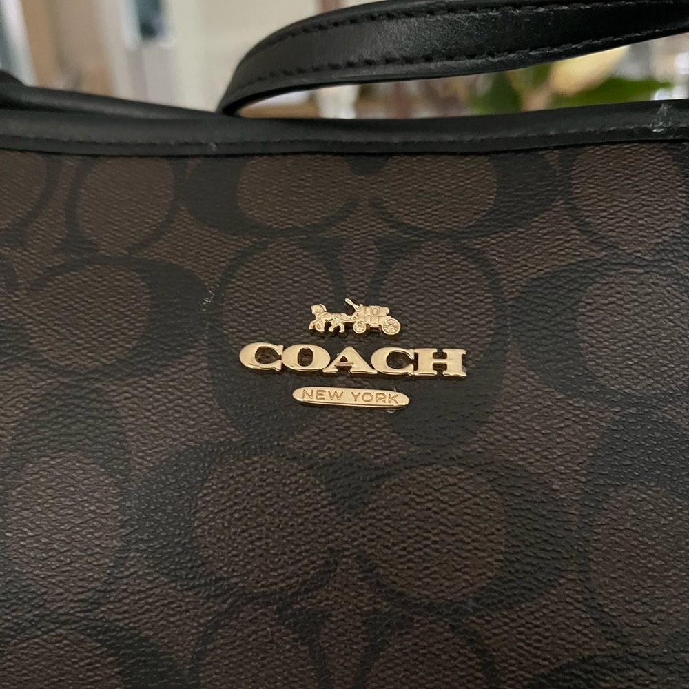 Coach Town Tote in Signature Canvas in Black and dark brown - Picture 3 of 5